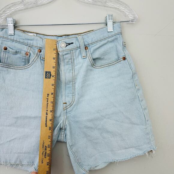 Levi’s Light Wash High Rise Cutoff Shorts Women’s Size 28 - Picture 3 of 10
